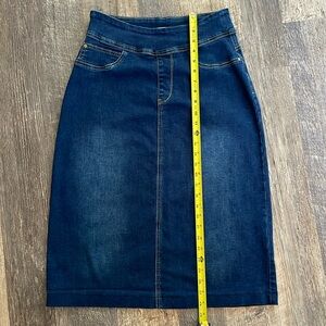 The Main Street Exchange size 6